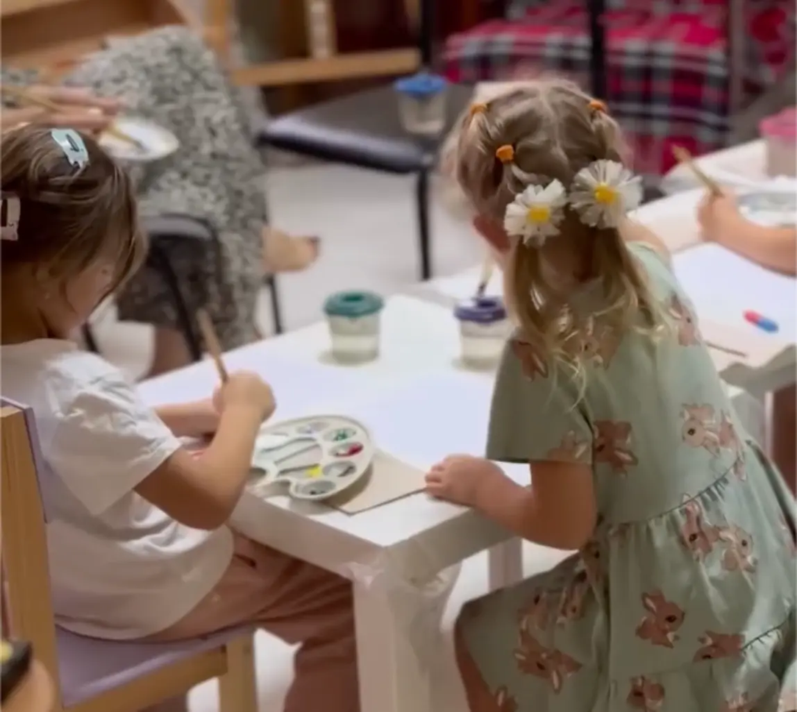 Заняття з малювання у LeLi Talent Center